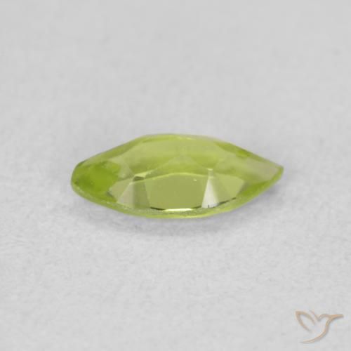 Peridoto Verde medio natural de 0.55 ct, Marquesa, VS