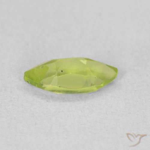 Peridoto Verde medio natural de 0.59 ct, Marquesa, VS