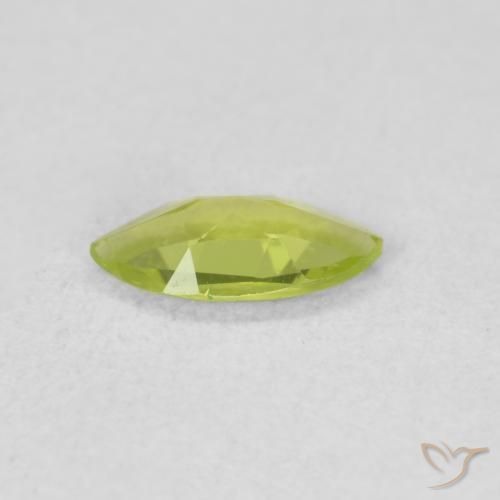 Peridoto Verde vivo natural de 0.49 ct, Marquesa, VS