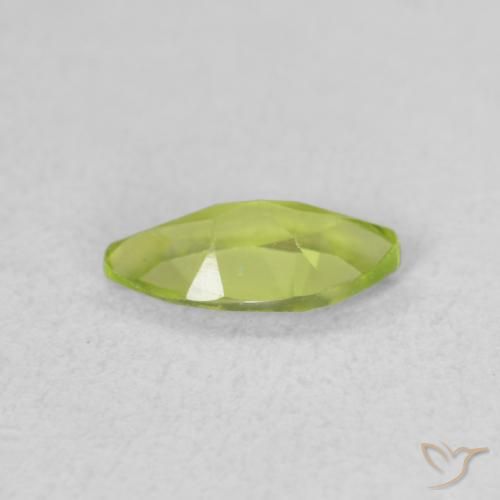 Peridoto Verde medio natural de 0.52 ct, Marquesa, VS