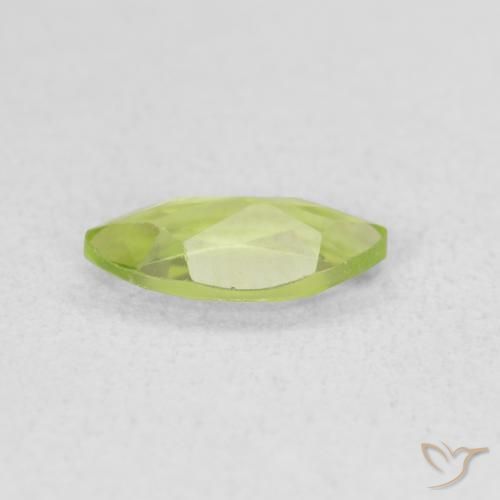 Peridoto Verde medio natural de 0.55 ct, Marquesa, VS