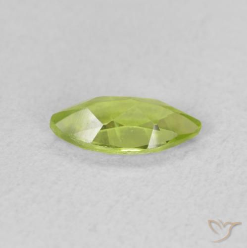 Peridoto Verde claro natural de 0.57 ct, Marquesa, VS