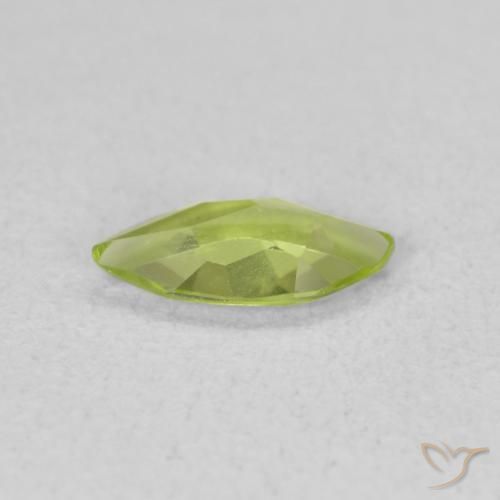Peridoto Verde medio natural de 0.49 ct, Marquesa, VVS-VS