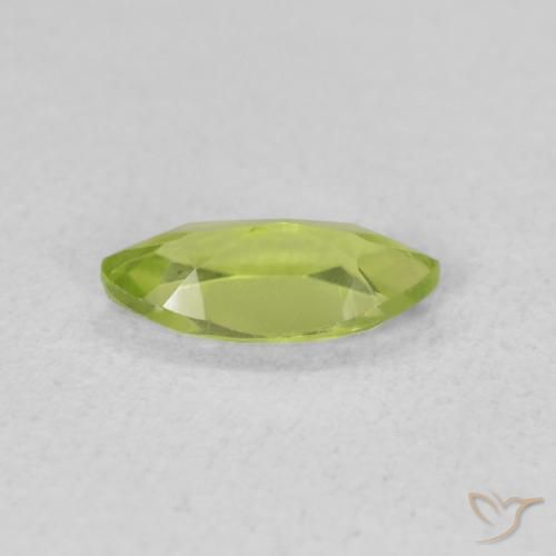 Peridoto Verde medio natural de 0.58 ct, Marquesa, VVS-VS