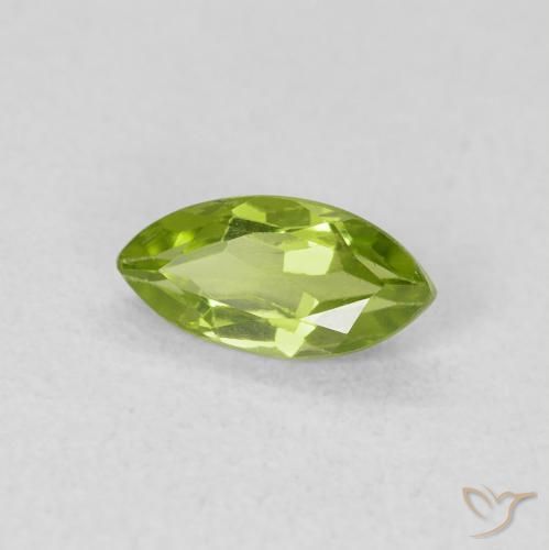 Peridoto Verde medio natural de 0.65 ct, Marquesa, VS