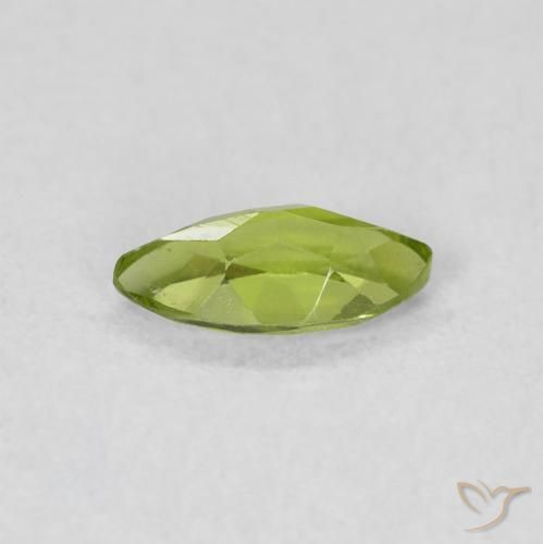 Peridoto Verde medio natural de 0.65 ct, Marquesa, VS