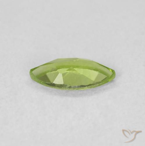 Peridoto Verde vivo natural de 0.56 ct, Marquesa, VS