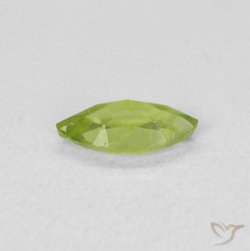 Peridoto Verde vivo claro natural de 0.55 ct, Marquesa, VS