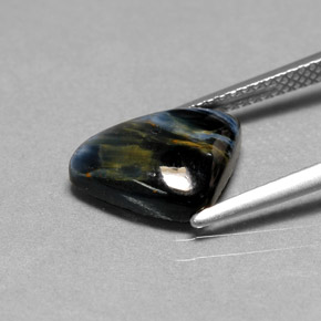 Pietersita multicolor natural de 2,67 ct, trillón, opaco