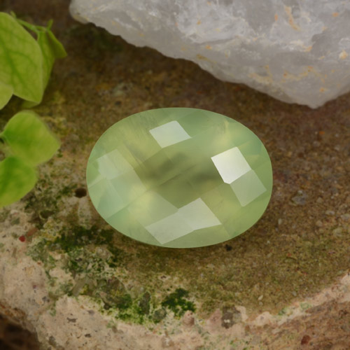 Prehnita verde natural de 10,07 ct, corte óvalo, translúcido