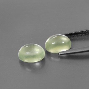 Gemas de prehnita verde natural de  ct, corte óvalo, transparente