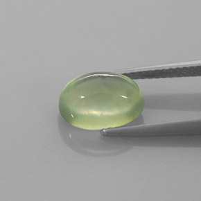 Prehnite Verde natural de 3.48 ct, Corte Óvalo, Translúcido