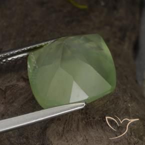 Prehnite Yellow Green  natural de 7.26 ct, Forma Cojín, Translúcido
