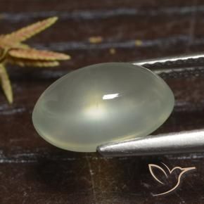Prehnite Olive Green  natural de 3.18 ct, Ovalada, Transparente