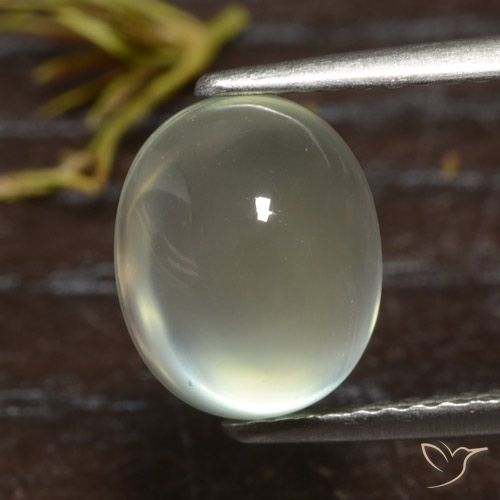 3.56ct Natural Medium Green  Prehnite, Ovalada, Transparente