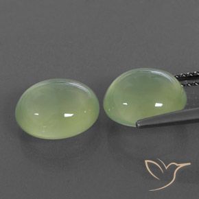 Gemas de Prehnite Medium Green  natural de 6.96 ct, Ovalada, Transparente / Translúcido