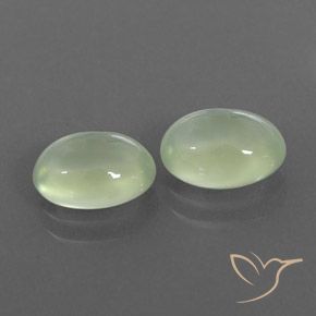 Gemas de Prehnite Pale Pear Green  natural de 3.01 ct, Ovalada, Transparente / Translúcido