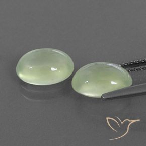Gemas de Prehnite Pale Pear Green  natural de 3.01 ct, Ovalada, Transparente / Translúcido