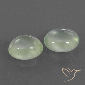 Gemas de Prehnite Pale Yellowish Green    natural de 3.18 ct, Ovalada, Transparente / Translúcido