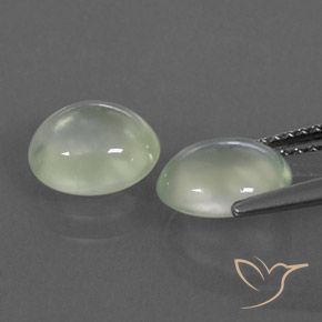 Gemas de Prehnite Pale Yellowish Green    natural de 3.18 ct, Ovalada, Transparente / Translúcido