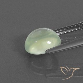 Prehnite Verde claro natural de 1.76 ct, Ovalada, Transparente / Translúcido