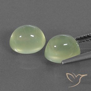 Gemas de Prehnite Medium Green  natural de 4.71 ct, Ovalada, Transparente / Translúcido