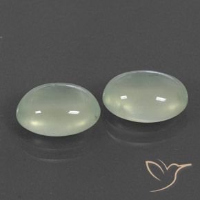 Gemas de Prehnite Verde grisáceo natural de 6.97 ct, Ovalada, Transparente / Translúcido