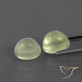 Gemas de Prehnite Verde grisáceo natural de 3.71 ct, Ovalada, Transparente / Translúcido