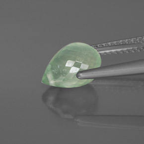 Prehnita verde natural de 2,46 ct, briolette, transparente