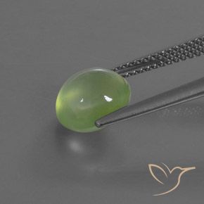 Prehnite Verde lima natural de 3.07 ct, Ovalada, Transparente