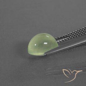 Prehnite Verde medio natural de 3.07 ct, Ovalada, Transparente