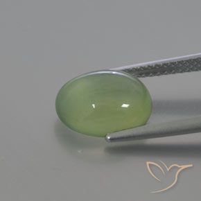 Prehnite Verde medio natural de 3.64 ct, Ovalada, Transparente / Translúcido