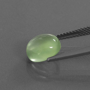 Prehnita verde natural de 3,00 ct, corte óvalo, transparente