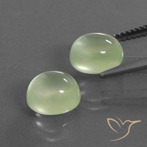 Gemas de Prehnite Verde pera pálido natural de 5.78 ct, Ovalada, Transparente / Translúcido