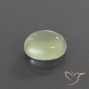 Prehnite Verde grisáceo natural de 2.95 ct, Ovalada, Transparente / Translúcido