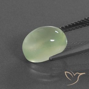 Prehnite Verde pera pálido natural de 4.00 ct, Ovalada, Transparente / Translúcido