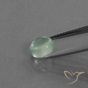Prehnite Menta claro natural de 1.52 ct, Ovalada, Transparente
