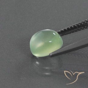 Prehnite Verde amarillento claro natural de 2.34 ct, Ovalada, Transparente / Translúcido