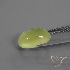 Prehnite Amarillo verdoso claro natural de 2.80 ct, Ovalada, Transparente / Translúcido