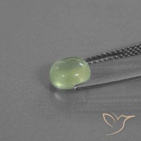 Prehnite Verde pálido natural de 1.21 ct, Ovalada, Transparente