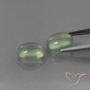Gemas de Prehnite Verde medio natural de 4.18 ct, Ovalada, Transparente
