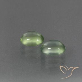 Gemas de Prehnite Verde pera natural de 2.36 ct, Ovalada, Transparente