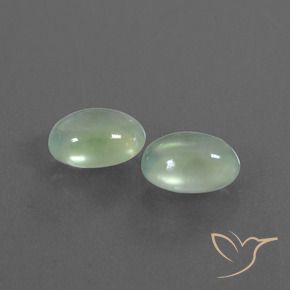 Gemas de Prehnite Verde pera claro natural de 2.39 ct, Ovalada, Transparente