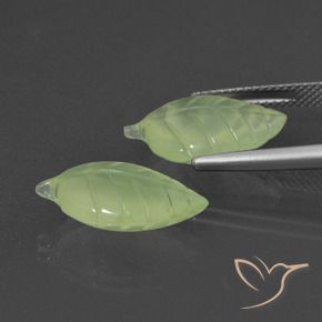 Gemas de Prehnite Verde pera pálido natural de 12.86 ct, Elegante, Translúcido
