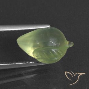 Prehnite Verde medio natural de 6.02 ct, Elegante, Translúcido