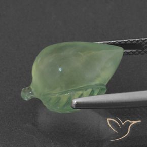 Prehnite Verde lima pálido natural de 8.08 ct, Elegante, Translúcido