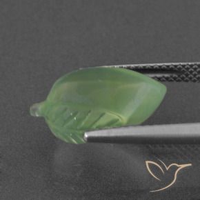 Prehnite Verde medio natural de 7.00 ct, Elegante, Translúcido