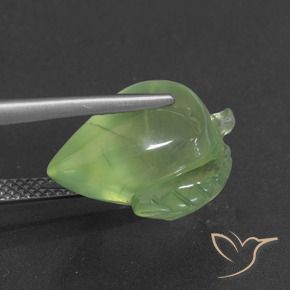 Prehnite Verde medio natural de 10.14 ct, Elegante, Translúcido