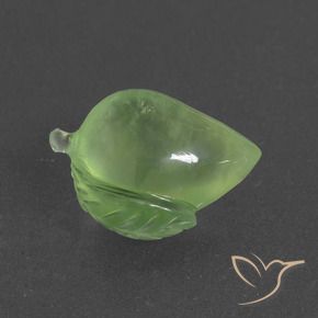 Prehnite Verde medio natural de 8.73 ct, Elegante, Translúcido