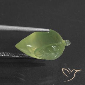 Prehnite Verde cálido natural de 12.14 ct, Elegante, Translúcido